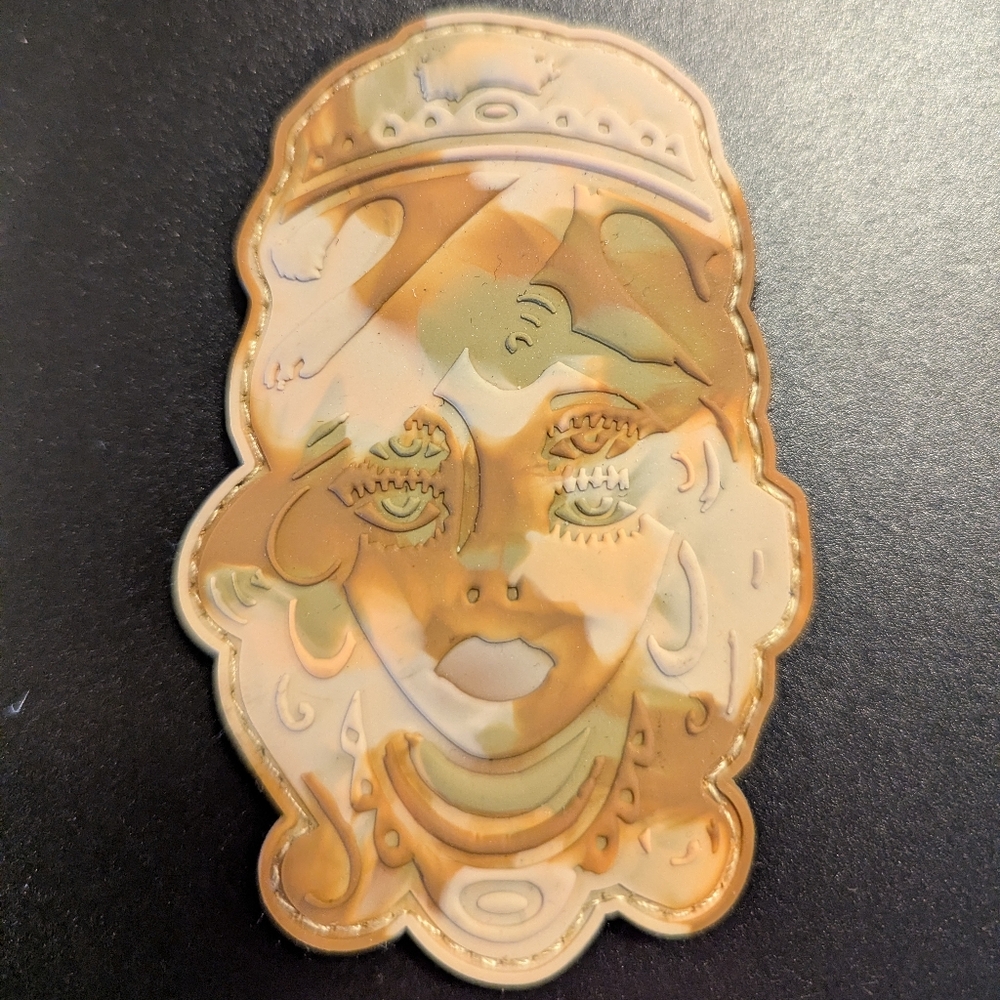 Artistic Face Brooch - Multicolor
